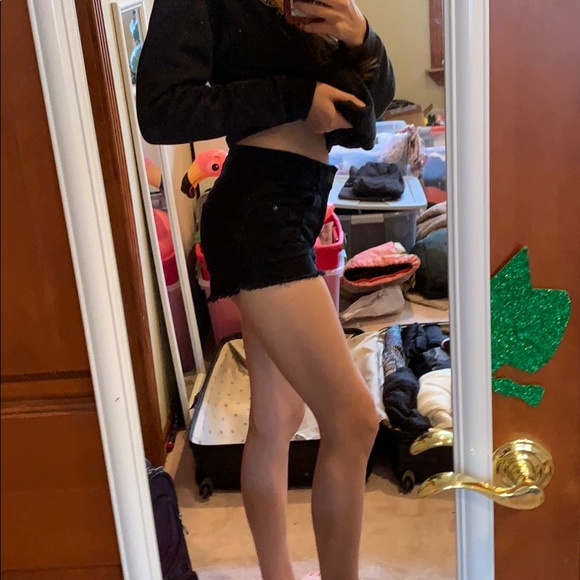 American Eagle Black High Waisted Shorts - Picture 5 of 6